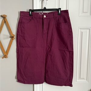 Elegant Midi Skirt in Rich Purple